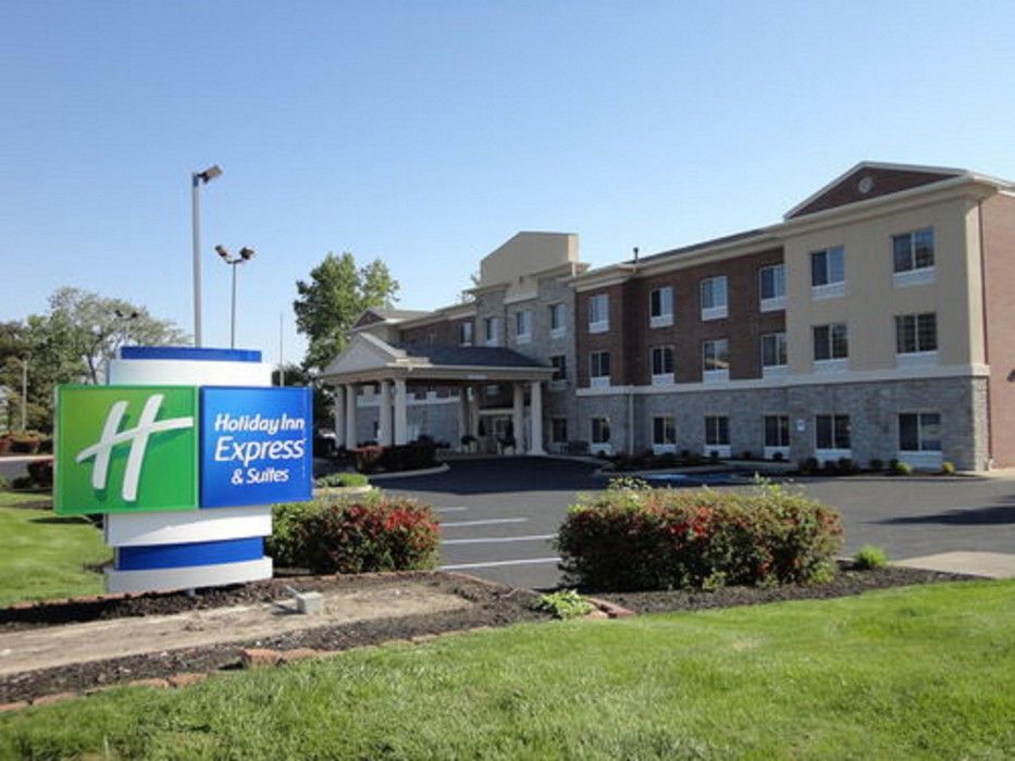 Holiday Inn Express & Suites Carmel North - Westfield, An Ihg Hotel Exterior photo